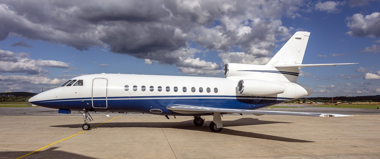Falcon 900: how it differs from its rivals