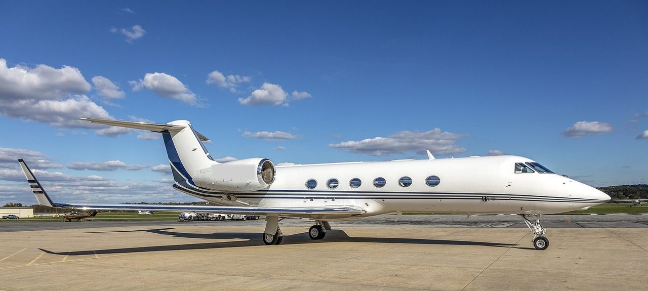 Сколько стоит Gulfstream G450: цена и содержание