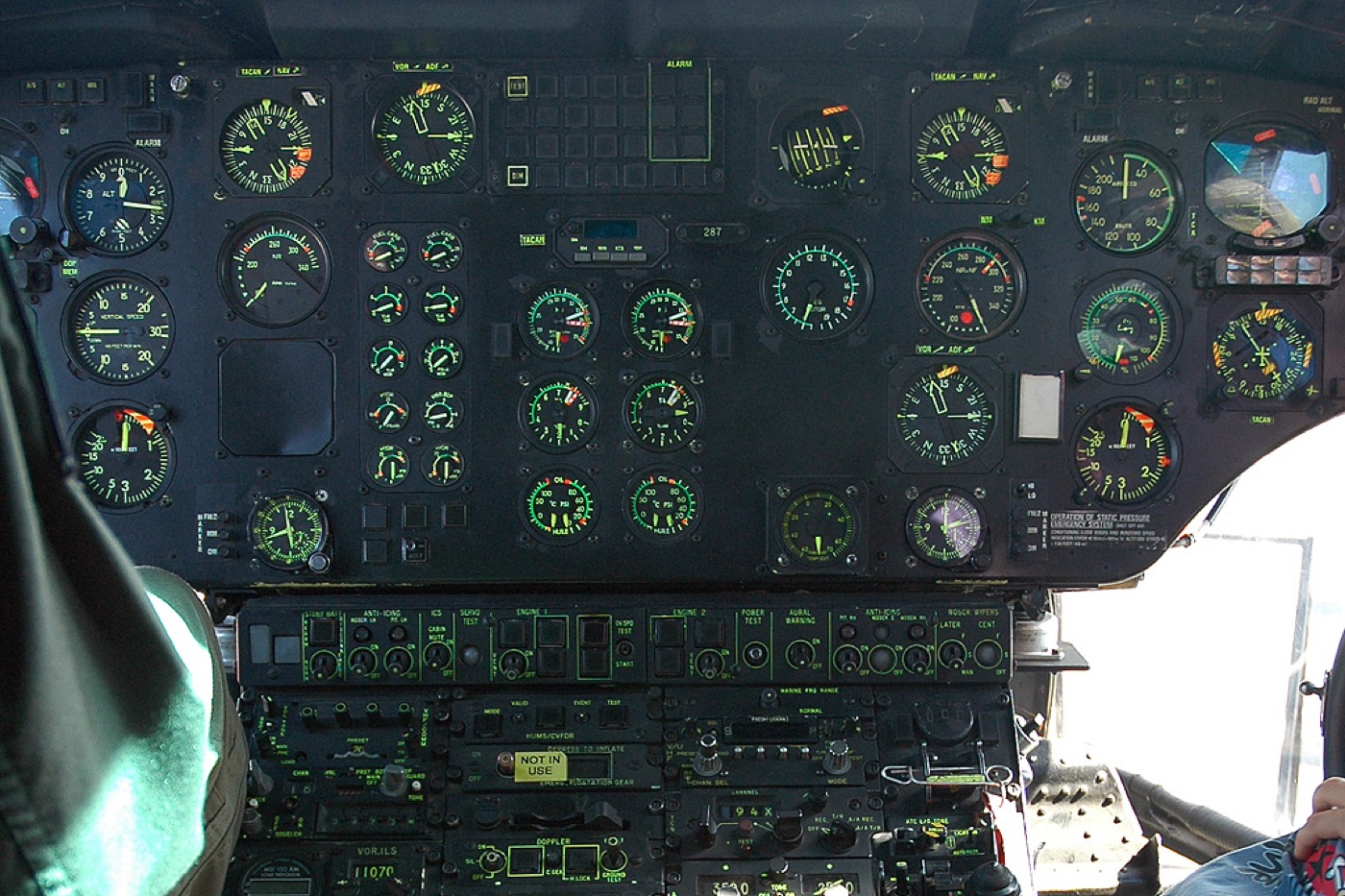 Airbus AS332 Super Puma — салон