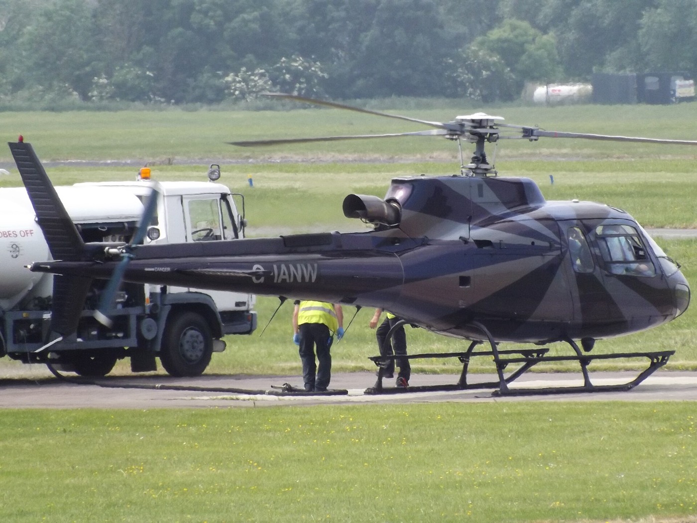 Airbus AS350 Ecureuil (AStar) — экстерьер