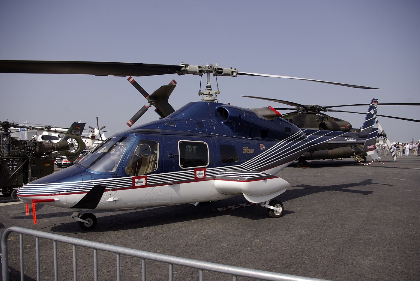 Bell 230 — экстерьер
