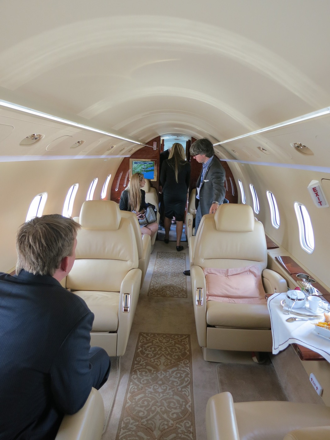 Bombardier Challenger 300 — салон