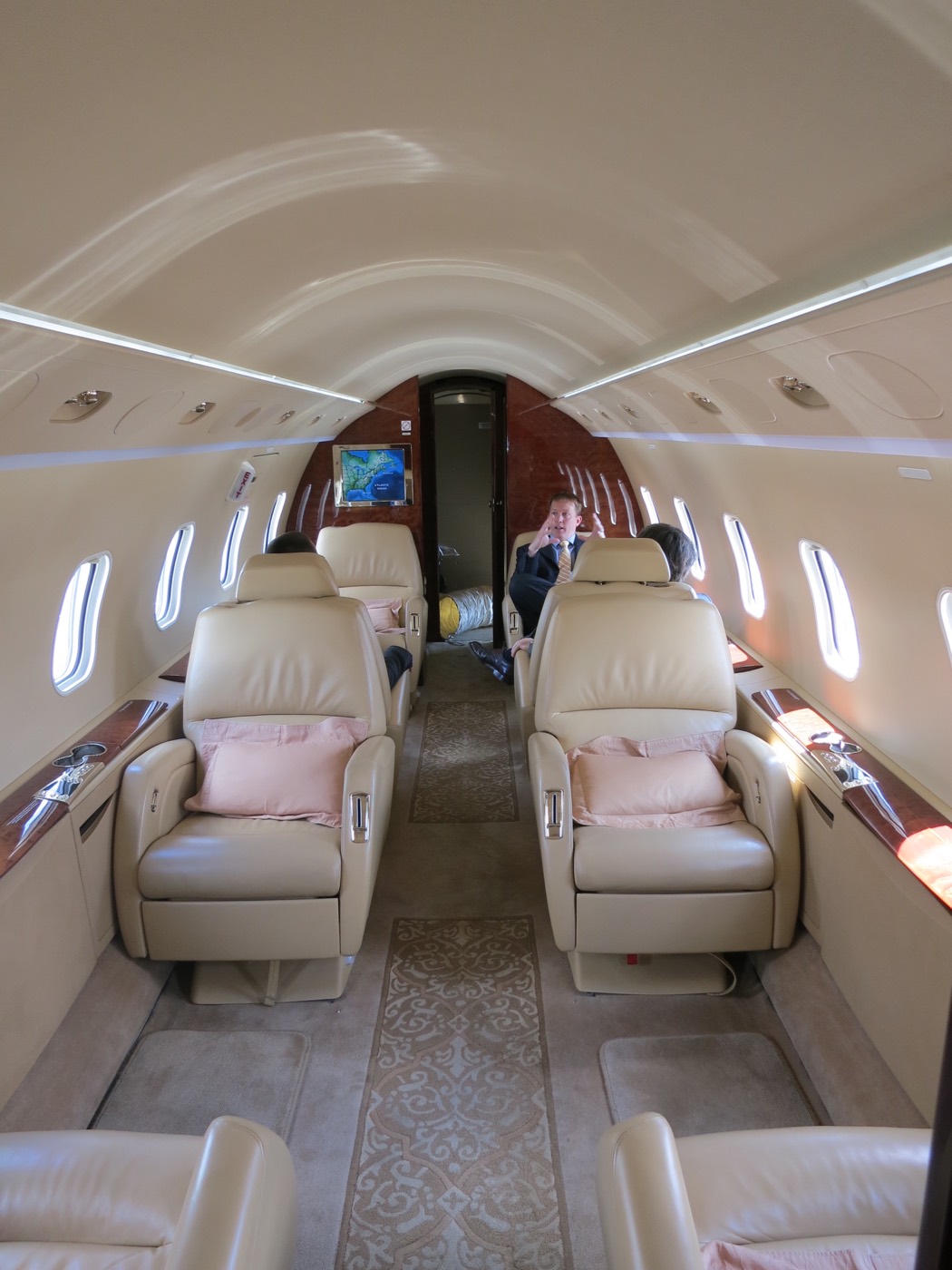 Bombardier Challenger 300 — салон