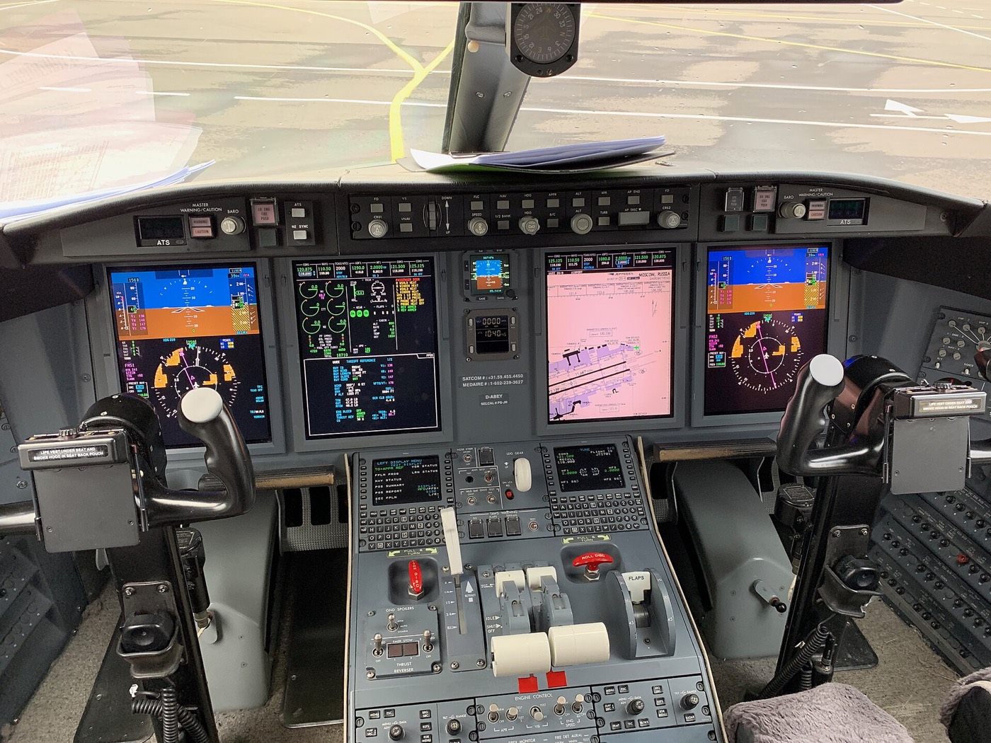 Bombardier Challenger 605 — салон