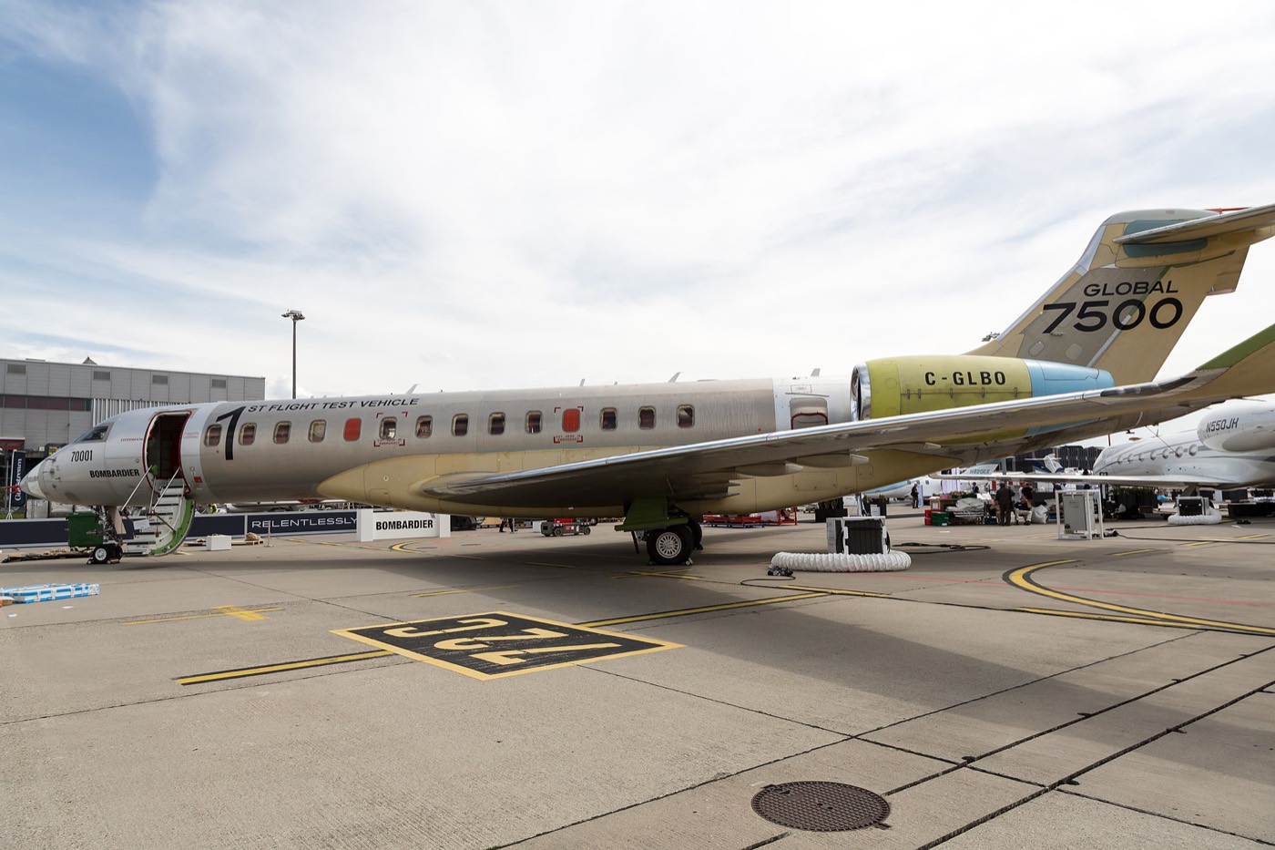 Bombardier Global 8000 — экстерьер