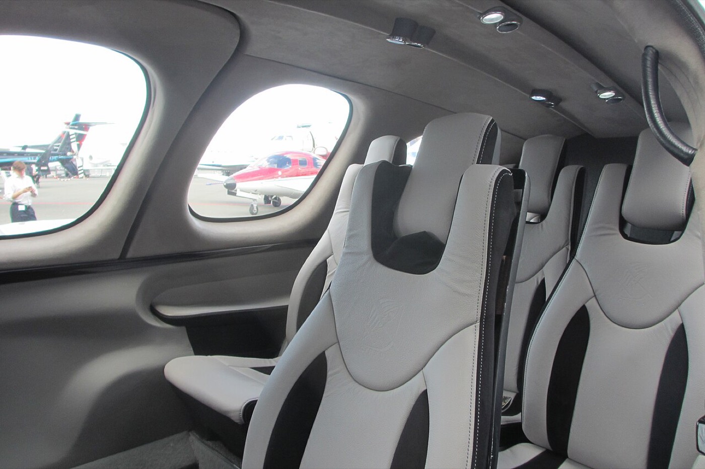 Cirrus Vision Jet SF50 — салон