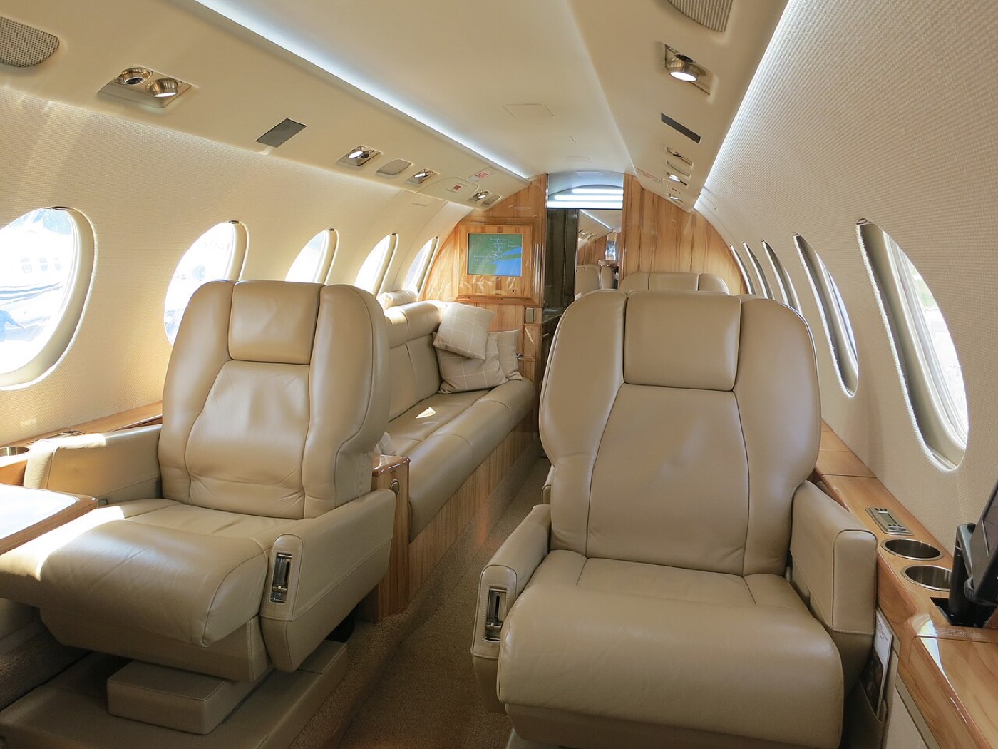 Dassault Falcon 50 — салон