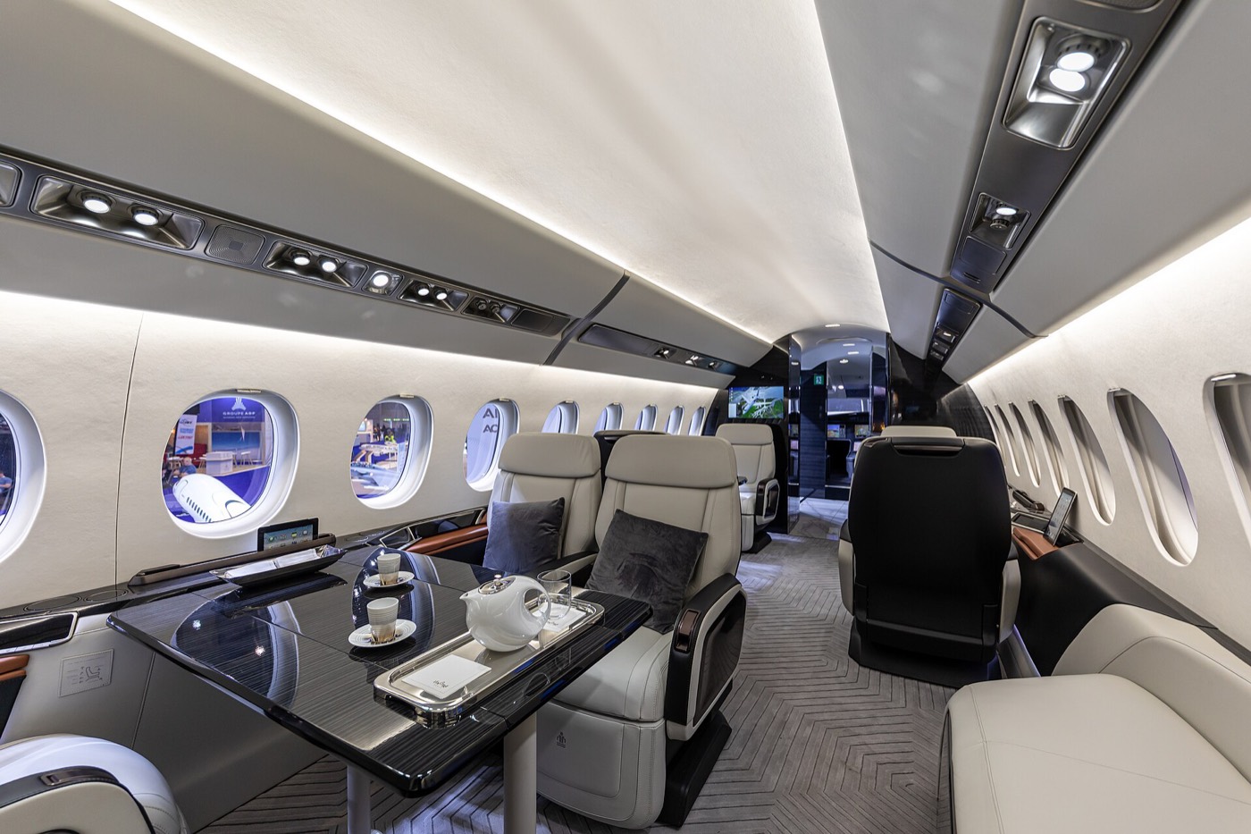 Dassault Falcon 6X — салон