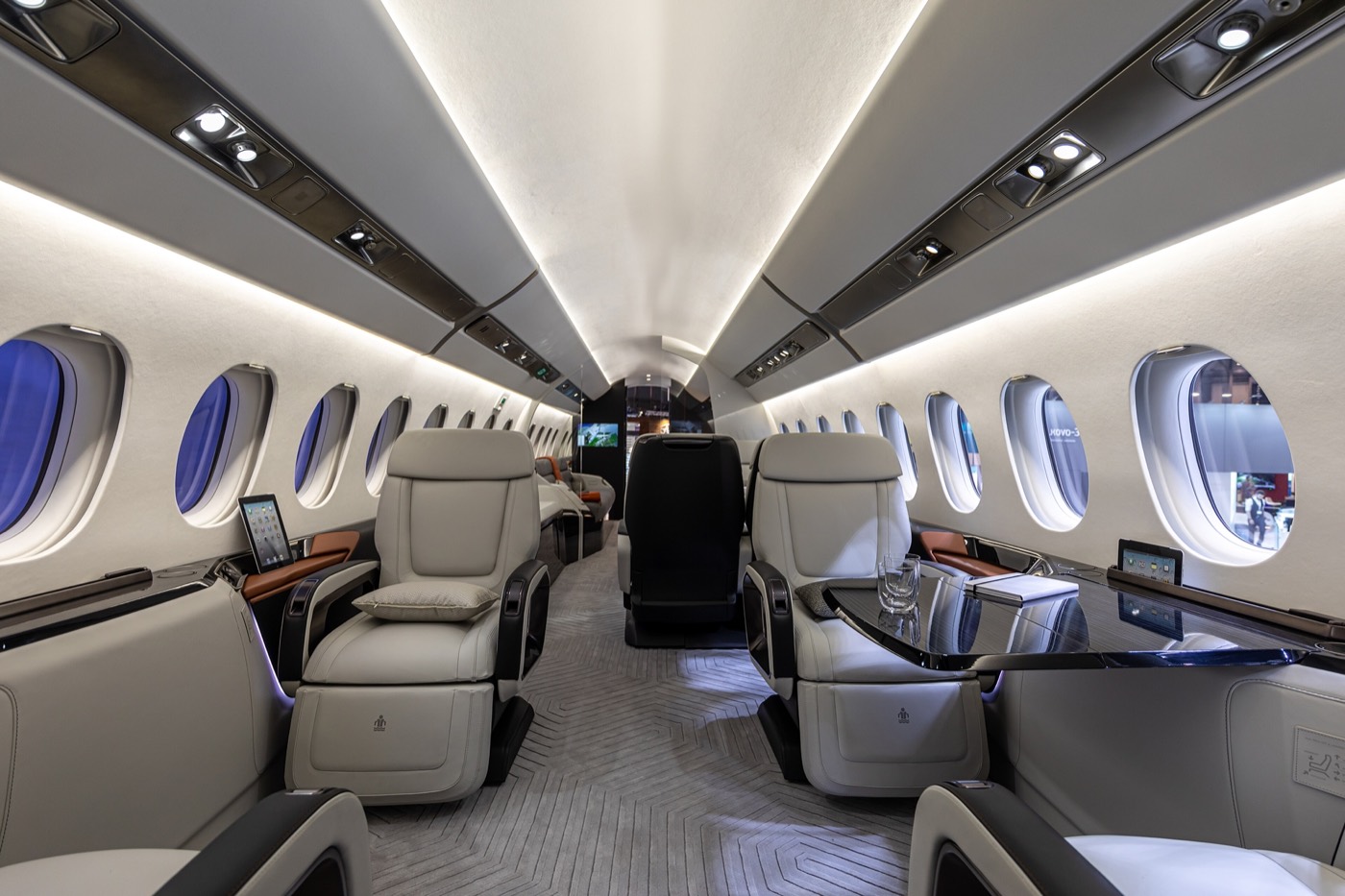 Dassault Falcon 6X — салон