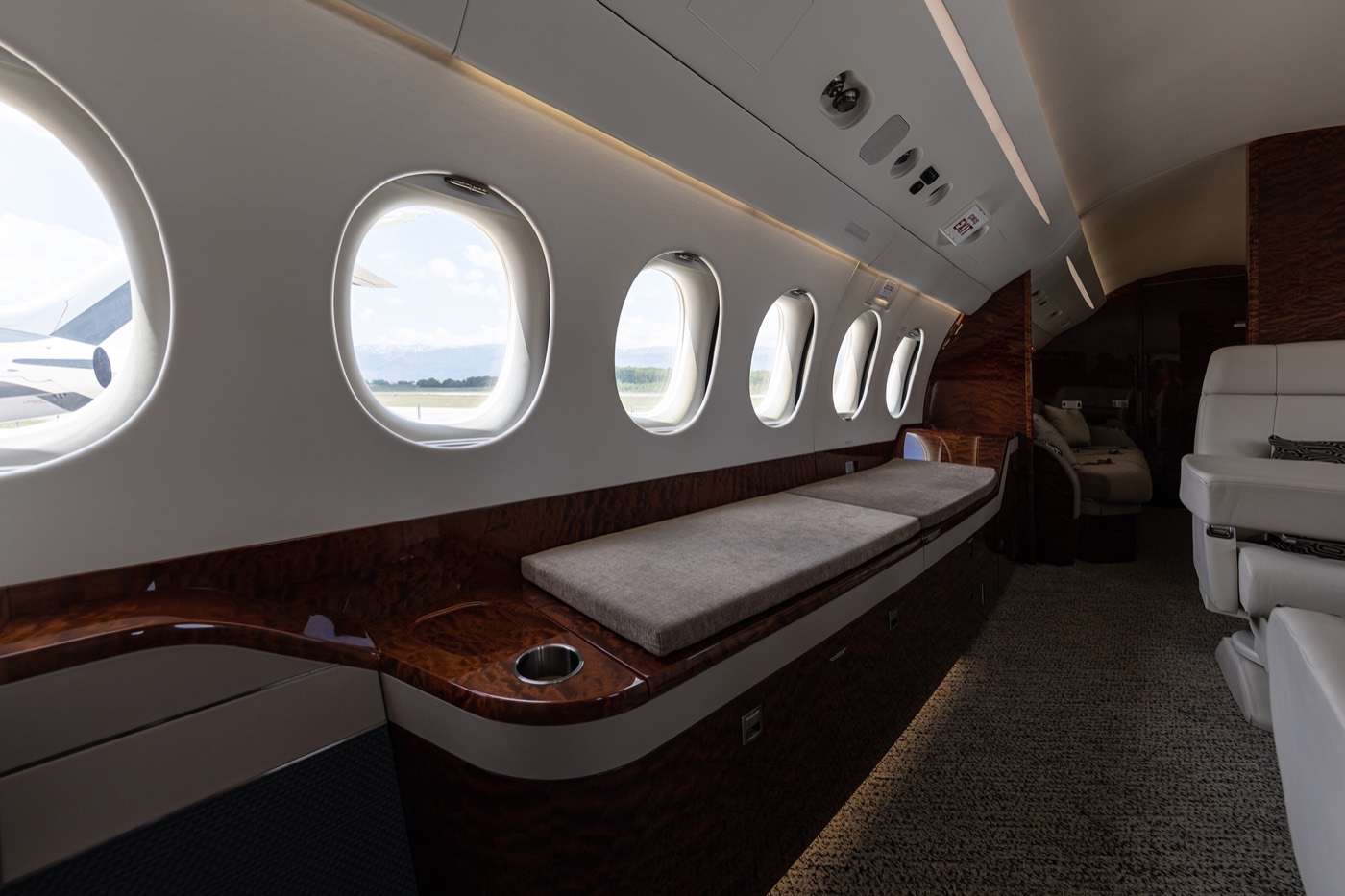 Dassault Falcon 7X — салон