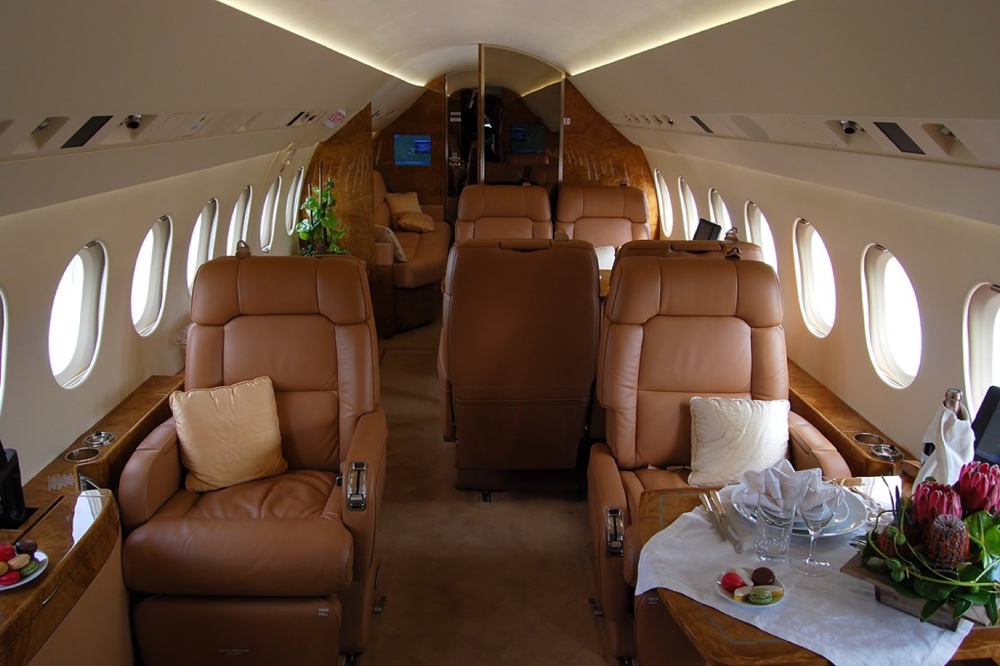 Dassault Falcon 900 — салон