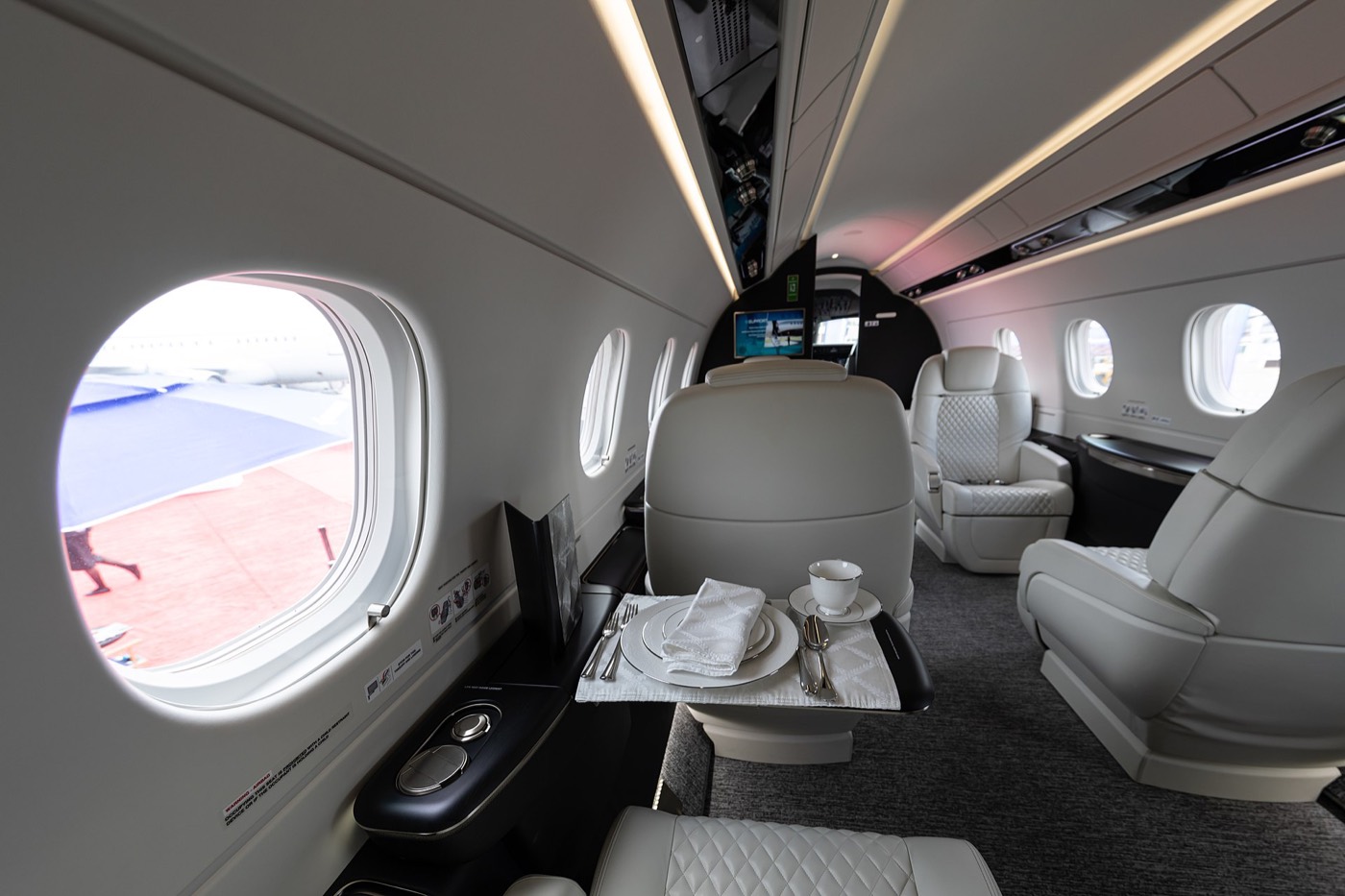 Embraer Legacy 450 — экстерьер