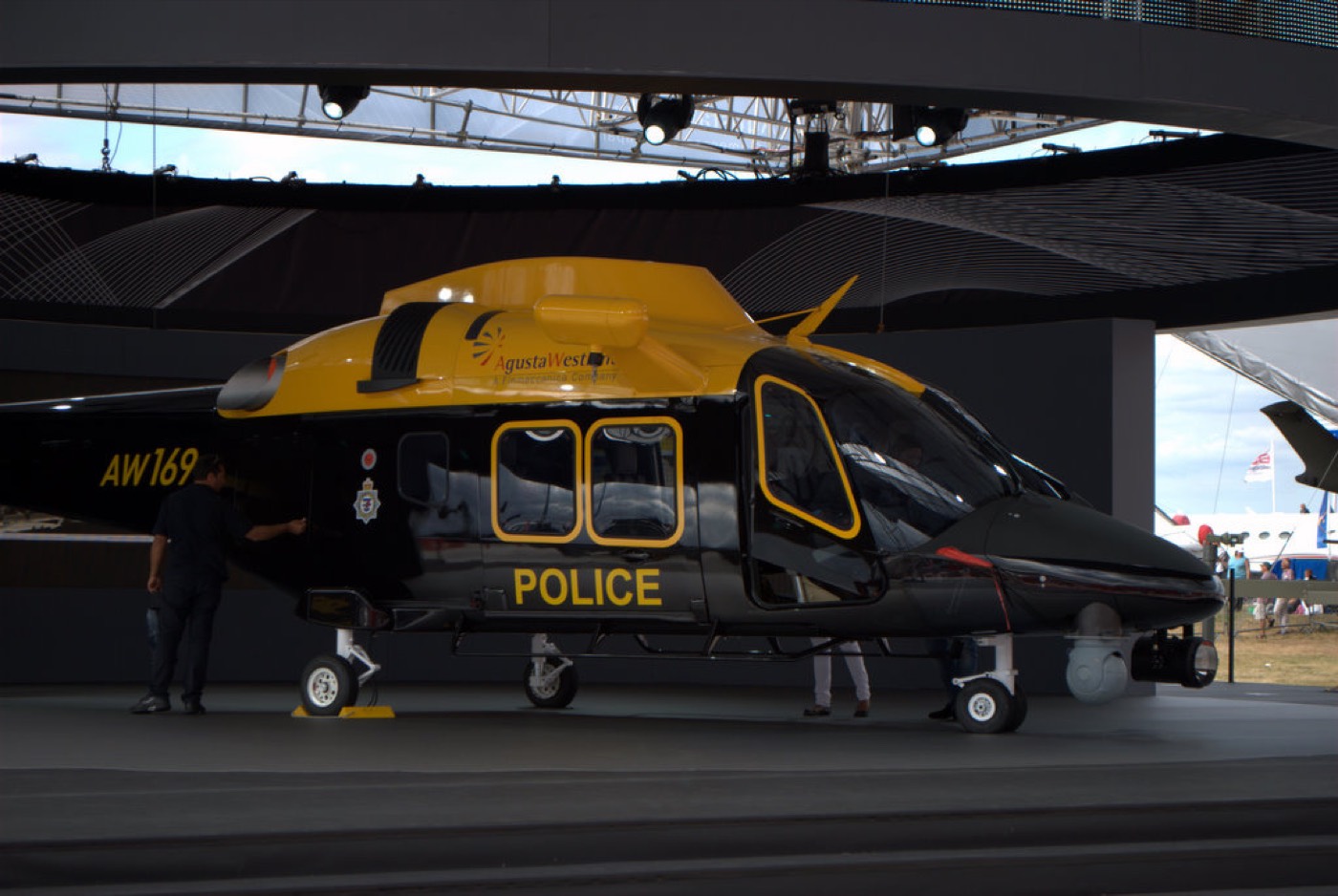 Leonardo AW169 — экстерьер