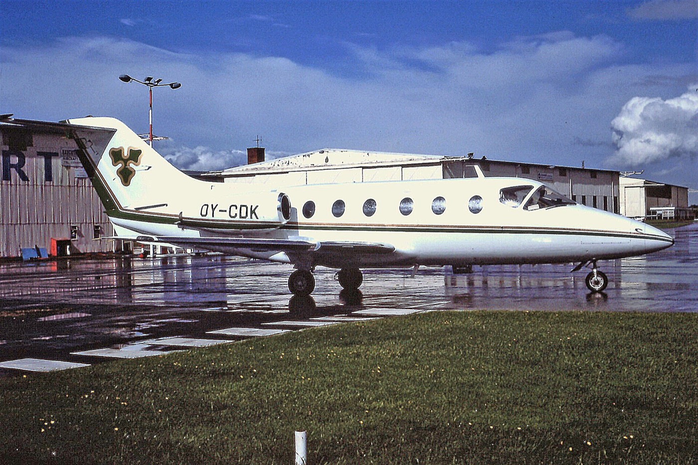 Mitsubishi MU-300 Diamond — экстерьер