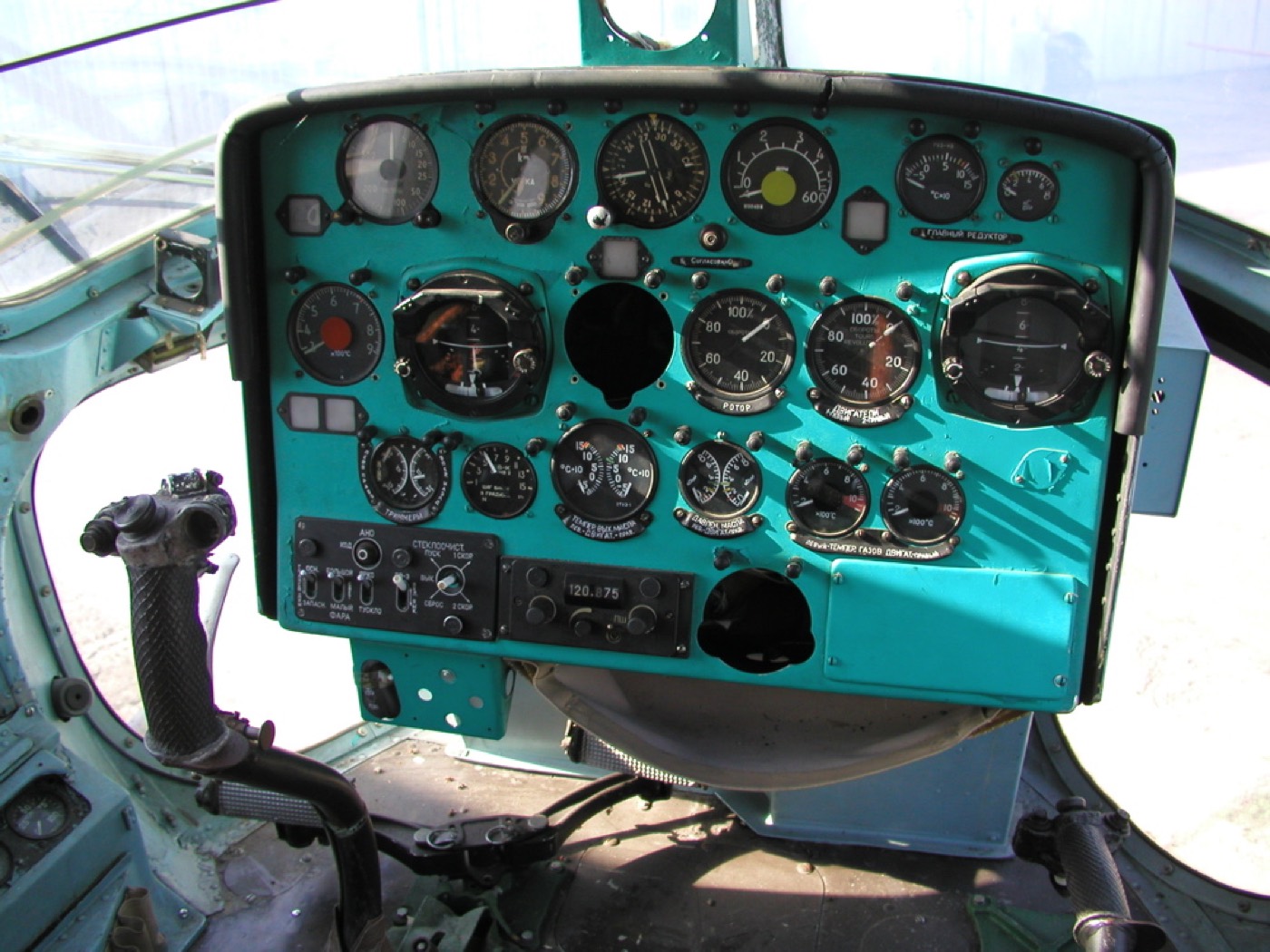PZL-Świdnik Mi-2 — салон