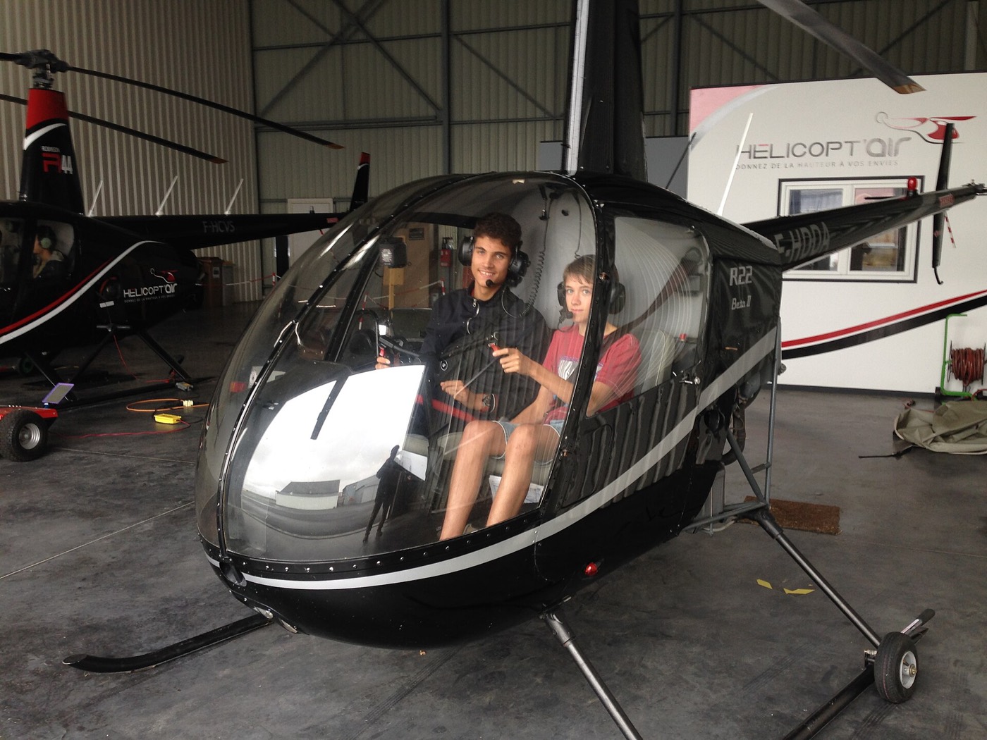 Robinson R22 — салон