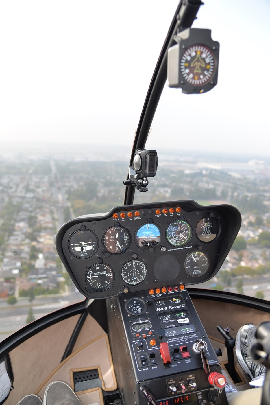 Robinson R44 — салон