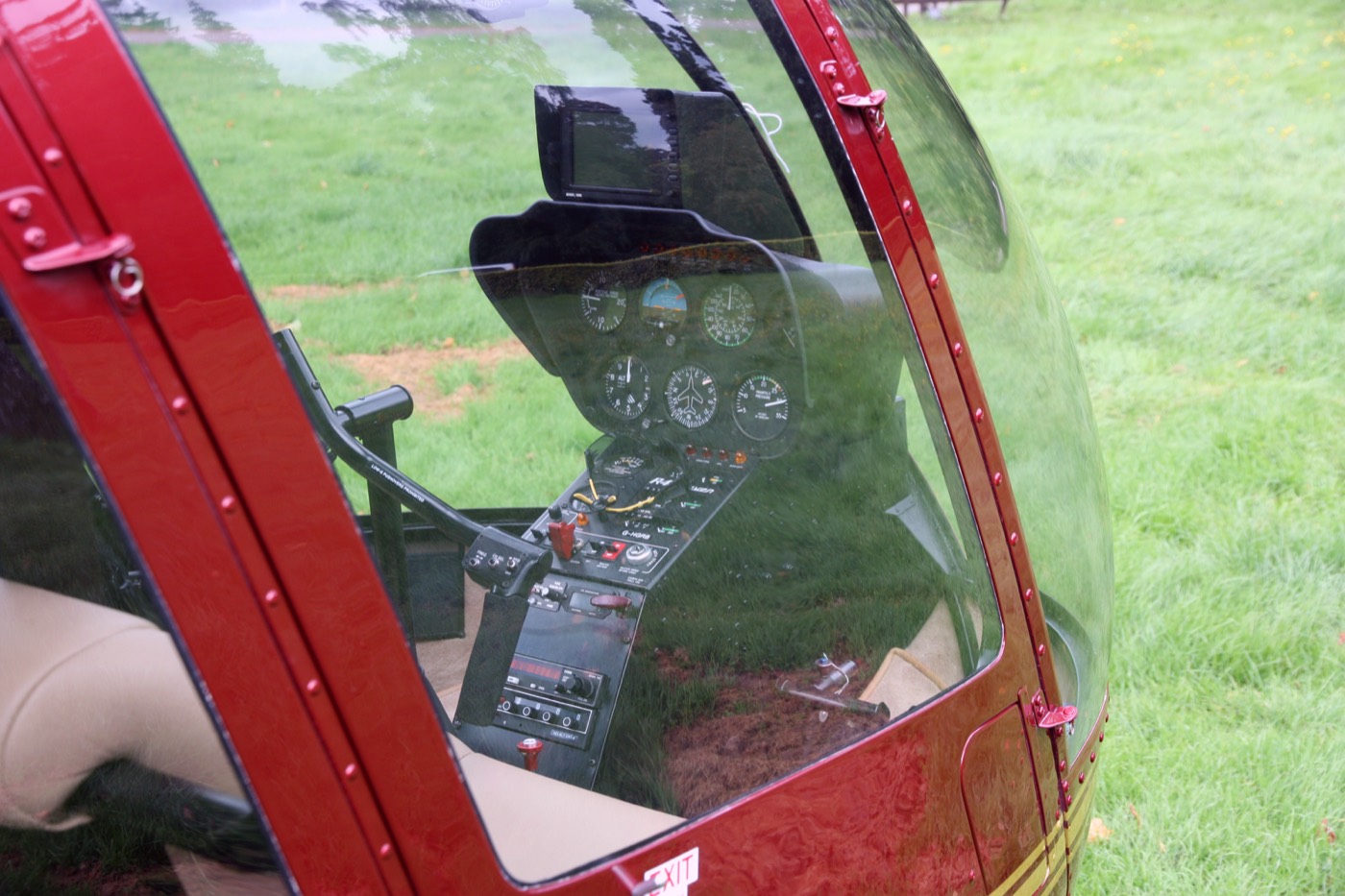 Robinson R44 — салон